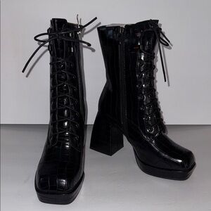 Azalea Wang Black Croc-Embossed Lace-Up Zip Up Platform Bootie Chunky Heel 8.5